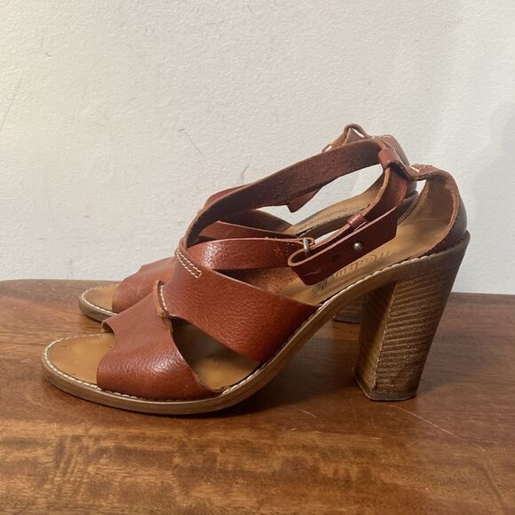 Madewell Tan Leather Strappy Sandals - Picture 4 of 11
